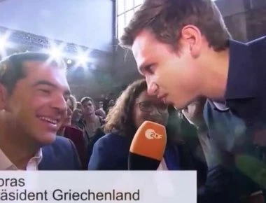 Γερμανός δημοσιογράφος αποκαλεί «γαμημέ...η» την Ελλάδα σε ερώτηση προς Α.Τσίπρα και αυτός γελάει! (upd)